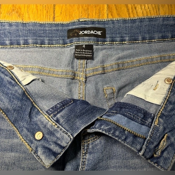 Vintage - Jordache Floral Embroidered Rough Hem Denim Jean Shorts - Picture 5 of 11